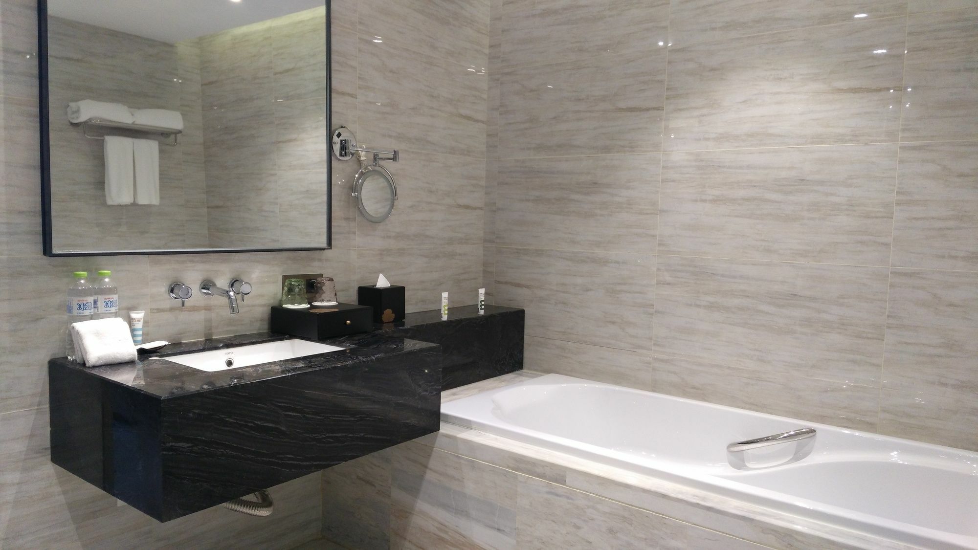 Hilton Garden Inn Wuhan Hankou المظهر الخارجي الصورة